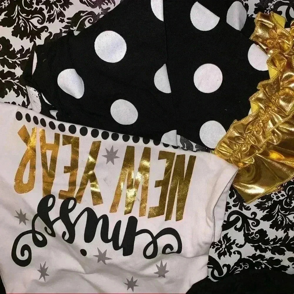 NEW YEARS OUTFIT NEW WITH IMPERFECTIONS SIZE M - Picture 1 of 8